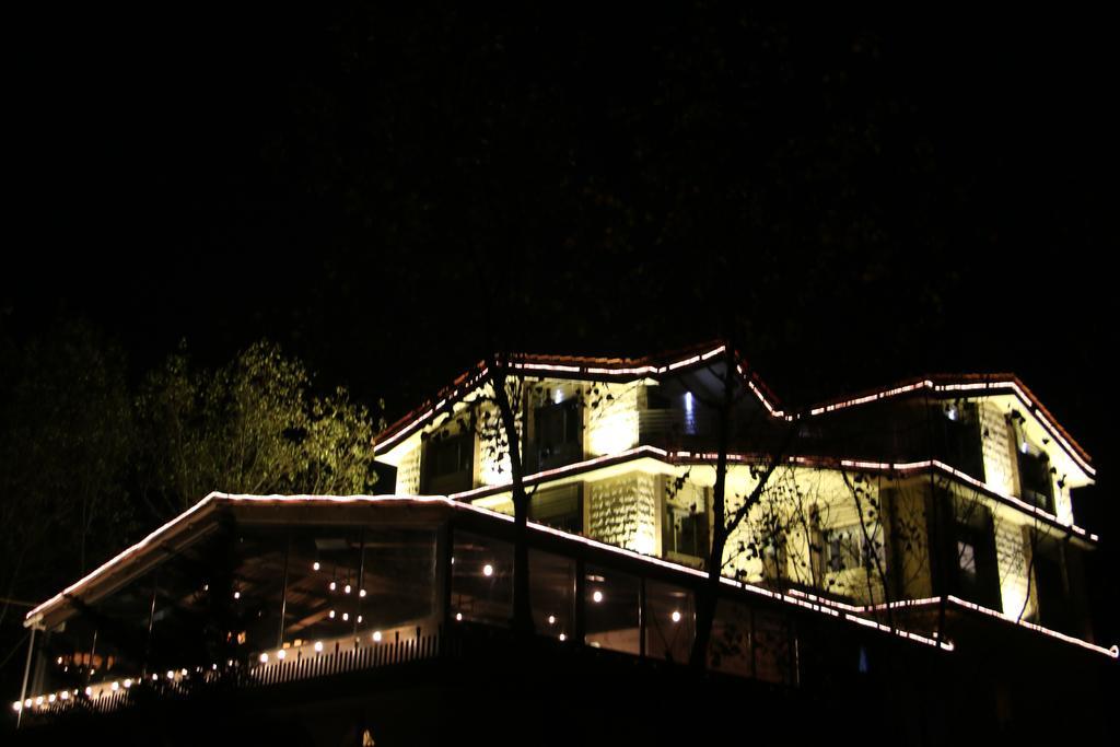 Urban Faqra Hotel Mzaar Kfardebian Экстерьер фото