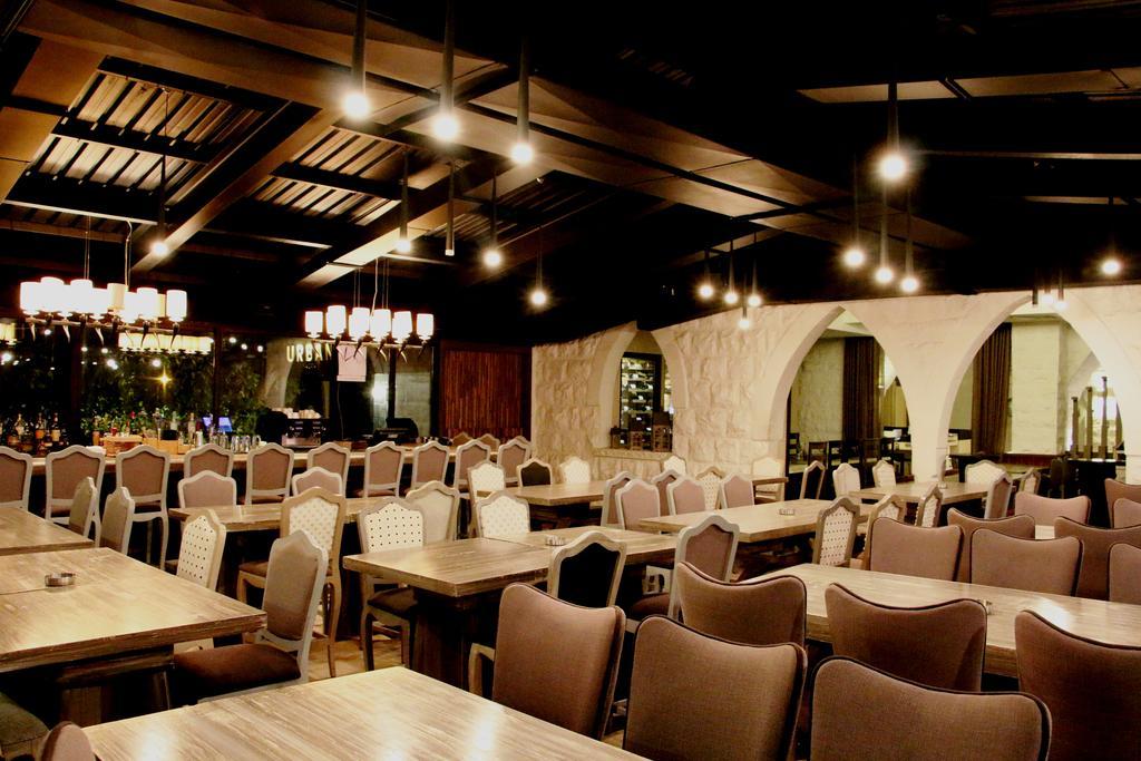 Urban Faqra Hotel Mzaar Kfardebian Экстерьер фото